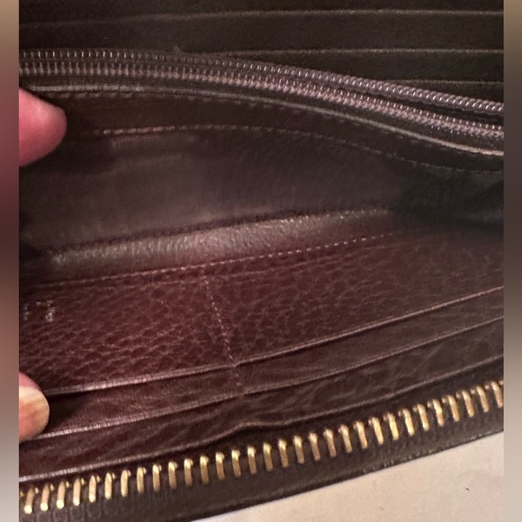 Gucci Guccisimo brown nylon monogram zippy wallet. Zipper is 3/4 around. - Picture 8 of 8
